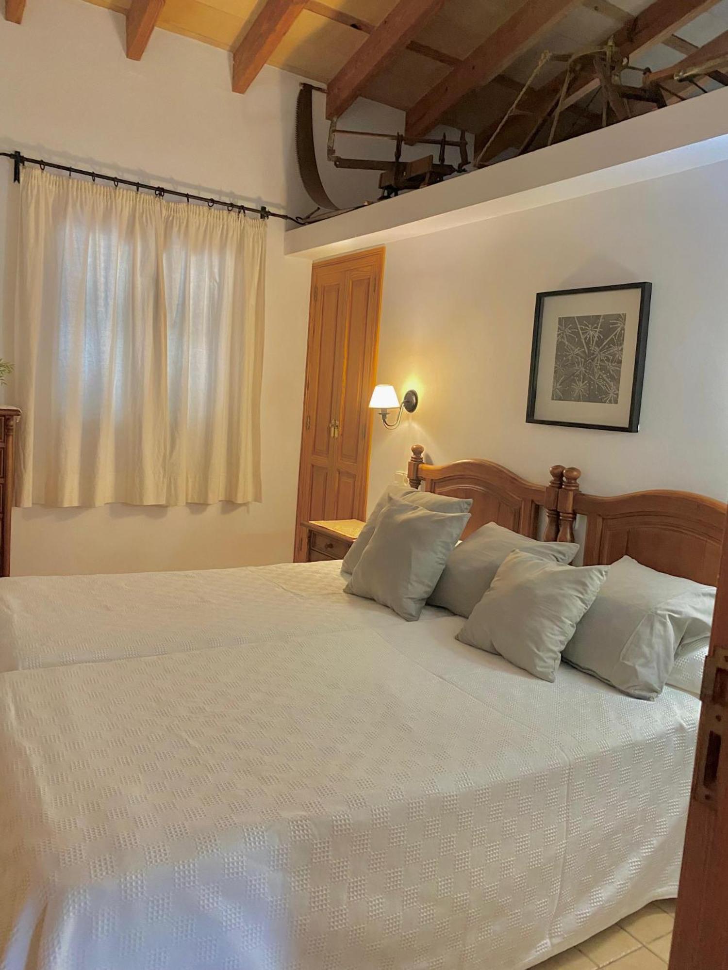 Puerto De Pollensa Villas And Apartments, With Private Mountain Ideal For Runners, Trailers,Near Puerto Pollensa Beach Approximately 5 Minutes Walking, Unique Experience In A Ullal Old Typical Mallorca House With Private Mountain And Near To The Beac Экстерьер фото